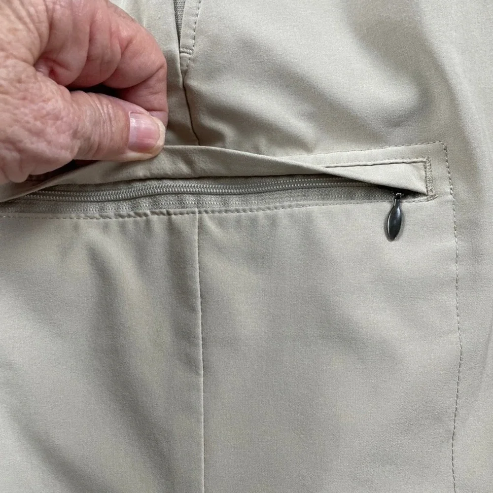 Izod Golf Mens Tan Khaki Stretch Cargo Shorts Size 38 Performance Flat Front